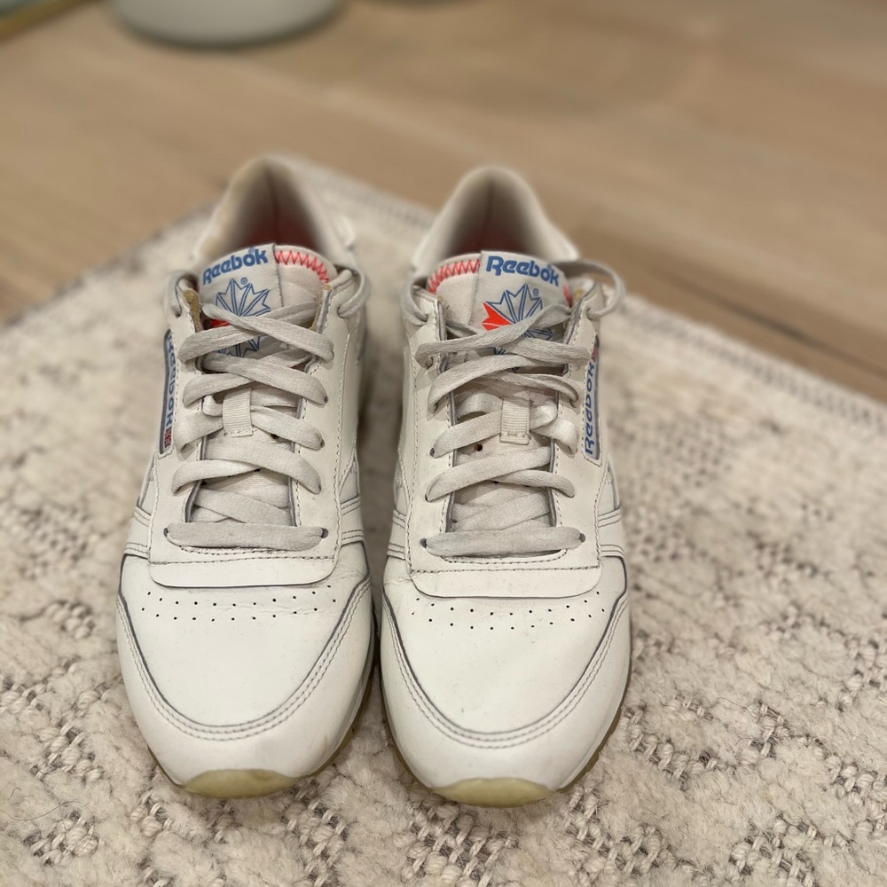 Reebok Women’s Classic White leather 8.5 sneakers - Picture 4 of 7